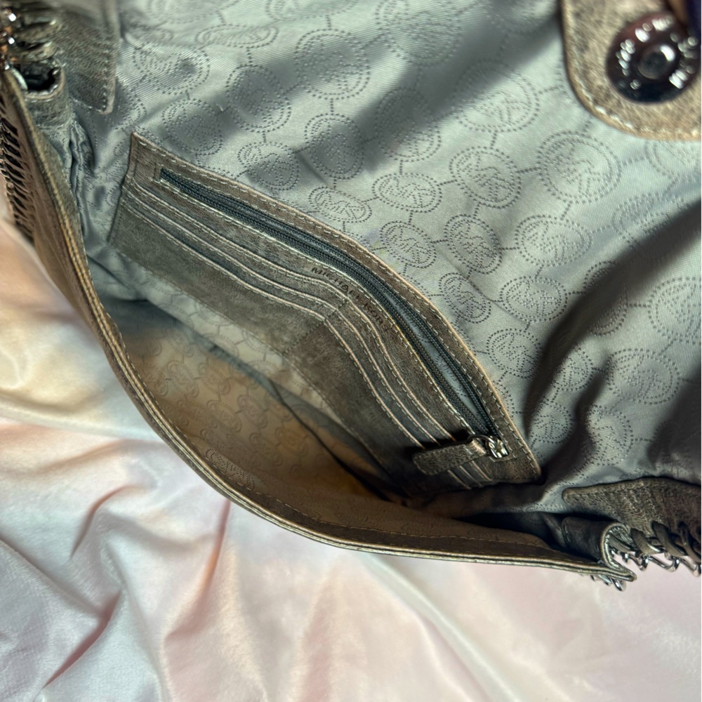 Michael Kors Chelsea Chain Shoulder Bag Nickel Leather- Excellent Condition - Picture 6 of 10